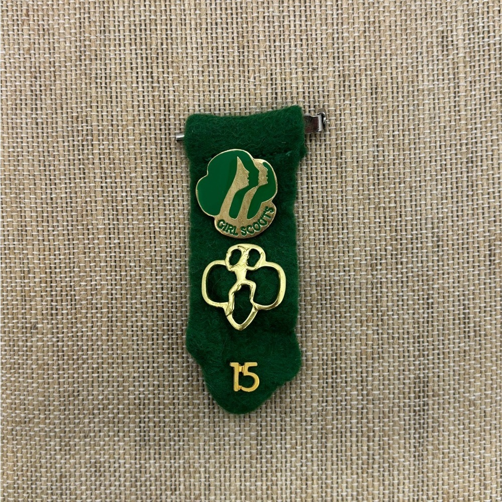 Vintage Girl Scouts 3 Piece Pin Set –l– Anniversary 15 Badge – Collectible - Picture 2 of 6